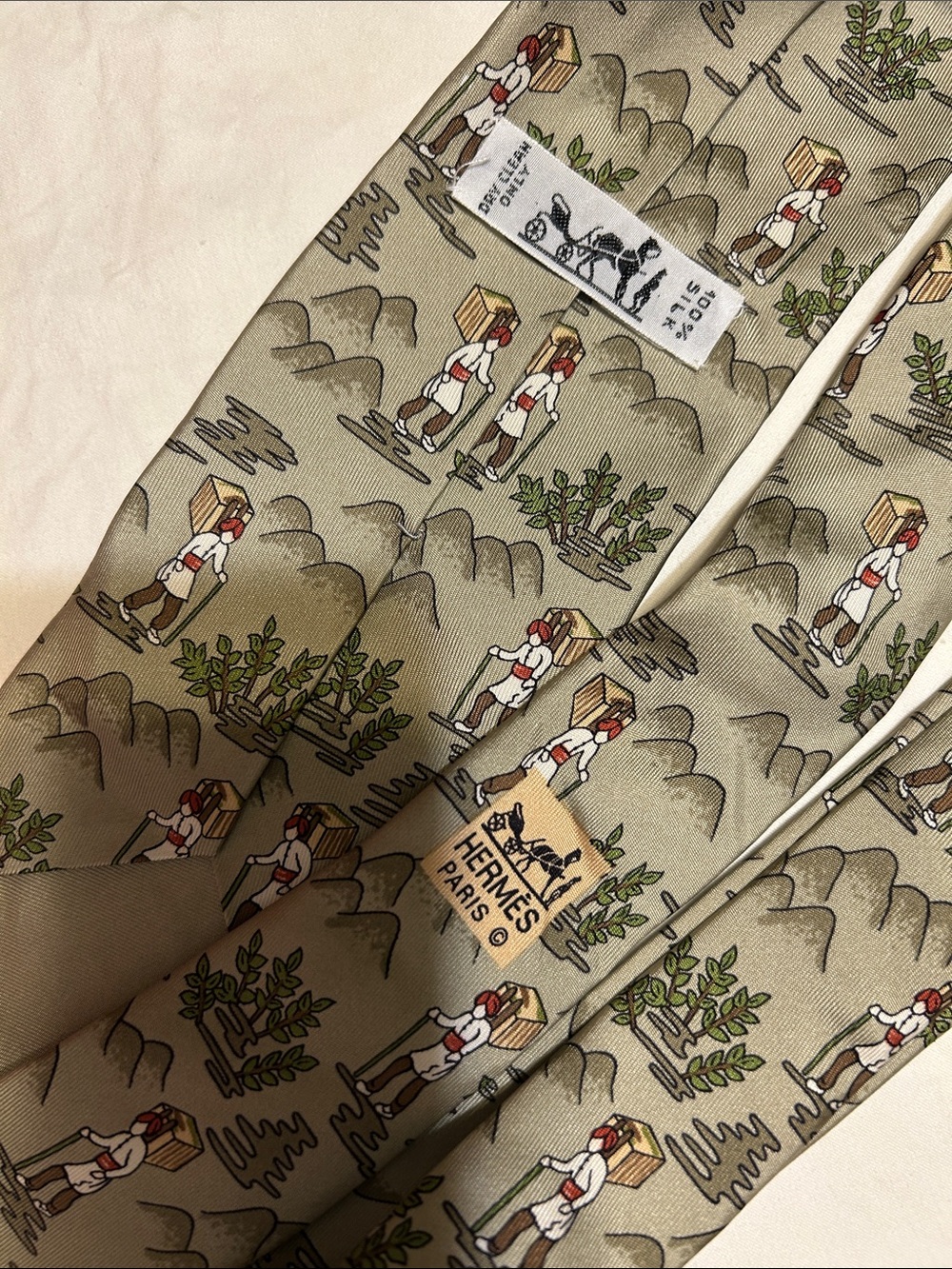 Hermes Beige Scenic Print Silk Tie with Green and Brown Accents - Picture 3 of 8